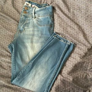 Two tone mid rise Capri